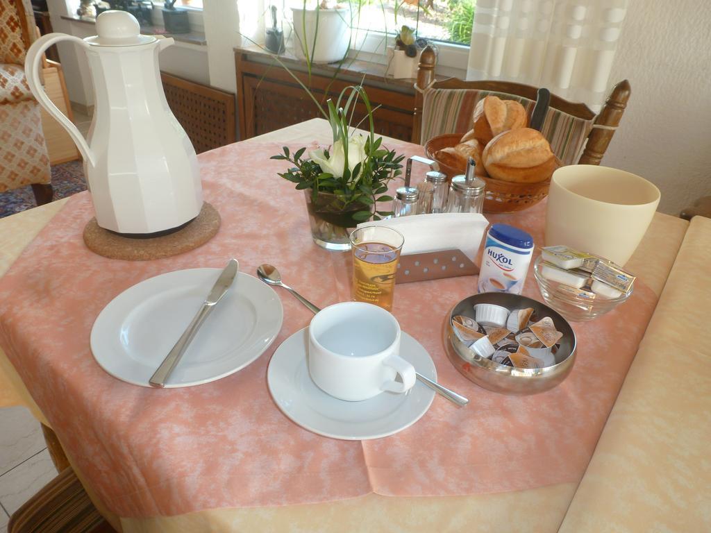 Wein- Und Gaestehaus St. Aldegundishof Sankt Aldegund Quarto foto