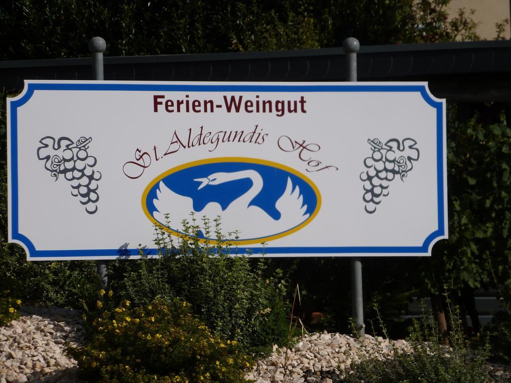 Wein- Und Gaestehaus St. Aldegundishof Sankt Aldegund Exterior foto